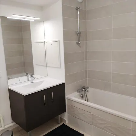 Proche Des Puces De Saint-ouen Apartment